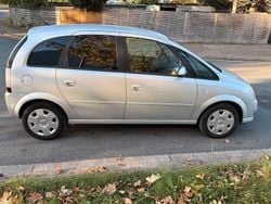 Silber Gebraucht 2010 Opel Meriva Van / Kleinbus | 3.199 € (Guter Preis)