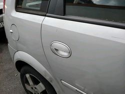 Silber Gebraucht 2005 Opel Meriva Van / Kleinbus | 1.600 € (Fairer Preis)