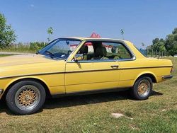 Gelb Gebraucht 1980 Mercedes 280 Coupé | 18.900 €