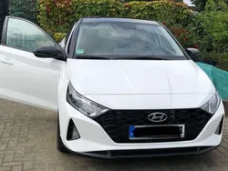 Weiß Gebraucht 2021 Hyundai i20 Trend Limousine | 12.400 € (Superpreis)