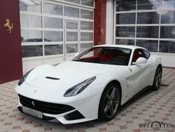 Weiß Gebraucht 2016 Ferrari F12 | 234.900 € (Guter Preis)