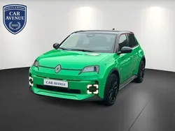 Grün (pop green!, black pearlschwarz metallic) Gebraucht 2024 Renault R5 Komfort Kleinwagen | 33.250 € (Fairer Preis)