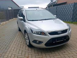 Silber Gebraucht 2009 Ford Focus Kombi | 2.650 € (Fairer Preis)
