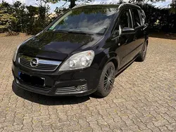 Schwarz Gebraucht 2005 Opel Zafira Van / Kleinbus | 2.100 € (Fairer Preis)