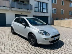Grau Gebraucht 2015 Fiat Punto Kleinwagen | 2.895 €