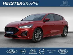 Rot (fantastic red) Gebraucht 2024 Ford Focus ST-Line Limousine | 24.890 € (Fairer Preis)