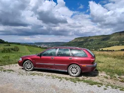 Rot Gebraucht 2003 Volvo V40 Kombi | 1.800 € (Teuer)