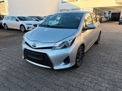 Silber Gebraucht 2013 Toyota Yaris Hybrid Life Limousine | 9.995 € (Fairer Preis)