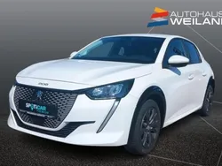 Weiß Gebraucht 2021 Peugeot e-208 Active Kleinwagen | 14.900 € (Fairer Preis)