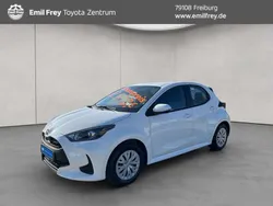 Weiß Neu 2025 Toyota Yaris Hybrid Business Edition Limousine | 22.690 € (Guter Preis)