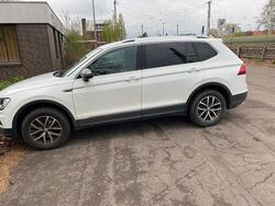 Weiß Gebraucht 2019 VW Tiguan Allspace Trendline SUV | 16.800 €