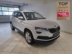 Weiß metallic Gebraucht 2020 Skoda Karoq Ambition SUV | 21.580 € (Fairer Preis)