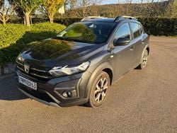 Grau Gebraucht 2022 Dacia Sandero Expression Kleinwagen | 15.800 € (Fairer Preis)