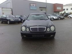 Schwarz Gebraucht 2002 Mercedes CLK230 Elegance Coupé | 1.950 € (Fairer Preis)