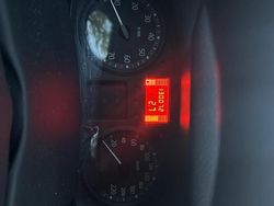 Silber Gebraucht 2004 Renault Clio II Kleinwagen | 1.400 €