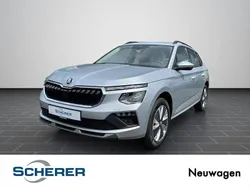 Brilliantsilber metallic Neu 2025 Skoda Kamiq Selection SUV | 26.990 € (Etwas zu teuer)