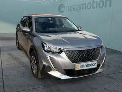 Silber Gebraucht 2021 Peugeot e-2008 Active SUV | 19.490 € (Fairer Preis)