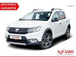 Weiß Gebraucht 2018 Dacia Sandero Celebration Kleinwagen | 11.990 € (Teuer)