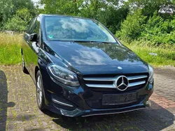 Schwarz Gebraucht 2015 Mercedes B180 Style Van / Kleinbus | 10.500 € (Fairer Preis)