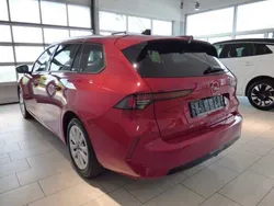 Lackierung peperoncino red/typ v (metallic) Gebraucht 2023 Opel Astra Elegance Kombi | 22.800 € (Fairer Preis)