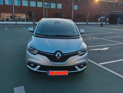 Grau Gebraucht 2017 Renault Grand Scénic IV Bose Edition Van / Kleinbus | 11.800 € (Etwas zu teuer)