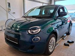Grün Gebraucht 2023 Fiat 500e Kleinwagen | 21.898 € (Fairer Preis)