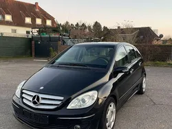 Schwarz Gebraucht 2007 Mercedes B200 Van / Kleinbus | 4.550 €
