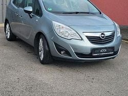 Silber Gebraucht 2010 Opel Meriva Van / Kleinbus | 3.200 € (Fairer Preis)