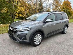 Grau Gebraucht 2024 Dacia Jogger Expression Van / Kleinbus | 19.950 € (Fairer Preis)