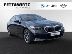 Saphirschwarz metallic Gebraucht 2025 BMW 520 M Sport Limousine | 49.988 € (Fairer Preis)