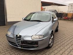 Blau Gebraucht 2002 Alfa Romeo 147 Kleinwagen | 1.400 € (Etwas zu teuer)