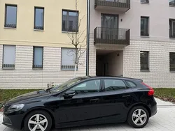 Schwarz Gebraucht 2017 Volvo V40 Kombi | 9.000 € (Guter Preis)