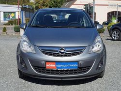 Silber Gebraucht 2011 Opel Corsa Limousine | 4.000 € (Etwas zu teuer)