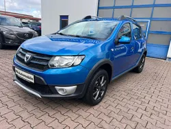 Blau Gebraucht 2014 Dacia Sandero Prestige Kleinwagen | 4.000 € (Fairer Preis)
