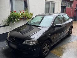 Schwarz Gebraucht 2000 Opel Astra Coupé | 2.200 € (Fairer Preis)
