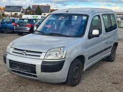 Grau Gebraucht 2004 Citroën Berlingo Van / Kleinbus | 850 € (Superpreis)