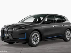 Grau Gebraucht 2022 BMW iX SUV | 45.950 € (Guter Preis)