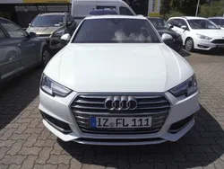 Gletscherweiß metallic Gebraucht 2018 Audi A4 Sport Kombi | 24.990 € (Etwas zu teuer)
