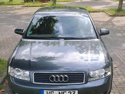 Grau Gebraucht 2001 Audi A4 Limousine | 2.800 € (Fairer Preis)