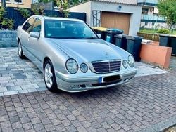 Silber Gebraucht 2001 Mercedes E200 Limousine | 6.250 € (Teuer)