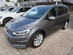 Indiumgrau metallic Gebraucht 2018 VW Touran Highline Van / Kleinbus | 22.999 € (Fairer Preis)