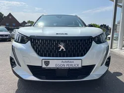 Weiß Gebraucht 2022 Peugeot 2008 GT SUV | 20.690 € (Fairer Preis)