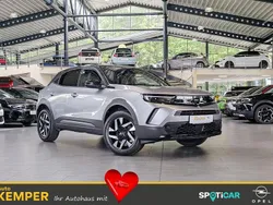 Grau Gebraucht 2024 Opel Mokka SUV | 22.350 € (Etwas zu teuer)