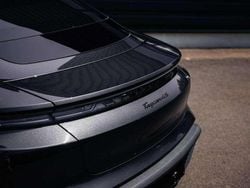 Grau Gebraucht 2024 Porsche Taycan 4S Limousine | 114.999 €