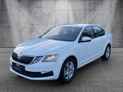 Weiß Gebraucht 2018 Skoda Octavia Limousine | 9.980 € (Superpreis)