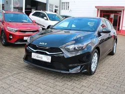 Schwarz Neu 2024 Kia Ceed 2 Limousine | 22.500 € (Fairer Preis)