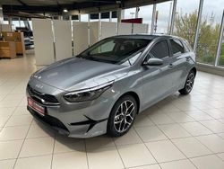 Lunarsilber Neu 2025 Kia Ceed 4 Limousine | 26.470 € (Fairer Preis)