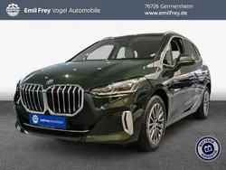 Grün Neu 2024 BMW 225 Active Tourer Luxury Line Van / Kleinbus | 45.990 € (Superpreis)