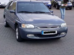 Grau Gebraucht 1996 Ford Escort Ghia Limousine | 2.000 € (Fairer Preis)