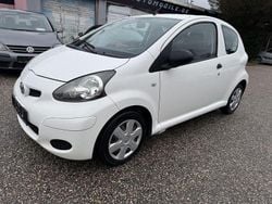 Weiß Gebraucht 2010 Toyota Aygo Kleinwagen | 2.700 € (Fairer Preis)